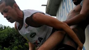 fui na trilha e soquei meti rola no carinha que tava la