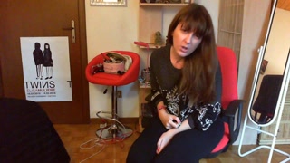 Hardcore pee suffering on the floor do you want to drink all?