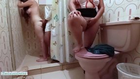 enfermera encuentra al doctor follando con una paciente en el bano del hospital / parte 2 / nicolelondrawer / chiquicandy