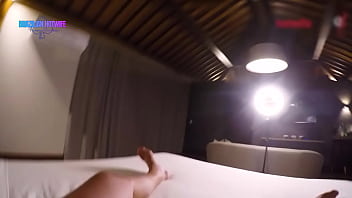 VESTIDA DE NOIVA O CORNO ME FUDEU MAS QUERIA MESMO ERA UM MACHO PAUZUDO FUDENDO A MULHER DELE...