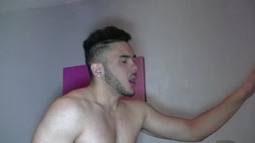 voici redwen mon ptoe arab qui va se faire doser par surprise par son pote ...