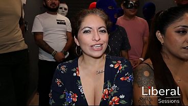 HOTWIFES TIENEN UNA ORGIA CON 12 SINGLES