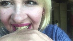 Strong bites leave deep marks MP4