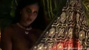 Erotic Babe Is Hot And Sexy Dancing Gracefully