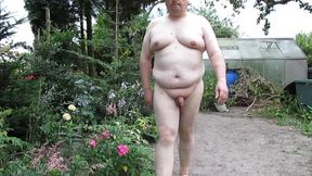 Holger FKK im Garten