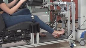 Violet Voss Tries Out the Simulator in Manual Transmission Mode (MP4 - 720p)