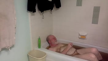 &quot_Beazabub Takes A Bath&quot_ Mr. Callen Philosophses, while telling intermitent jokes about Paul Bettany and Jenifer Connelly&#039_s honeymoon vacation...