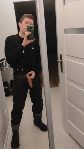 Gay Army Men Fuck. I'm in Rubber Boots and Leather Pants