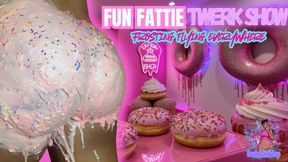 Fun Fattie Twerk: Frosting Flying Everywhere