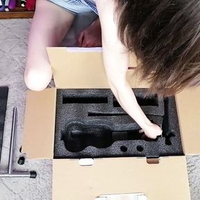 Sarah Sue Unboxing Auxfun Fuck Machine from Hismith