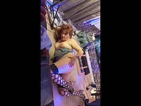 Hotwife Steffi spreads her cunt