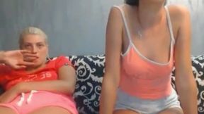 i show my tities next to my blonde neighbor