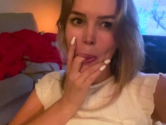 Amazing amateur blonde enjoying a doggystyle