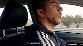 Uriel Simon pays Fer Froma with his ass and a blowjob for a ride