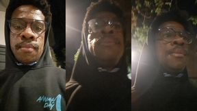 andando na rua com o rosto cheio de porra