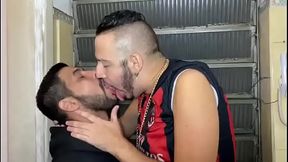 Beijando prufundo de l&iacute_ngua