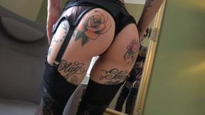 Inked up MILF bitch loves taking it hard in the ass