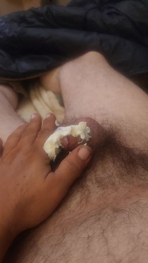 Jacking off with whip cream