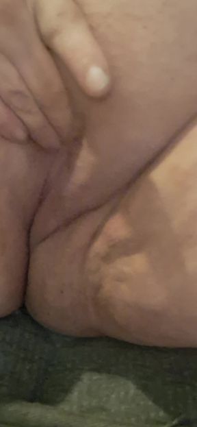 Rubbing the Clit Until I Cum