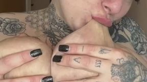 Katie Summers Oily Tit Worship: Massive Jiggling Boobs and Self Sucking