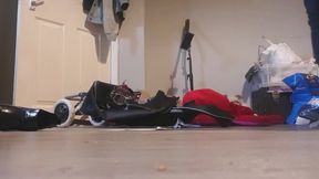 Giantess destroying dolls