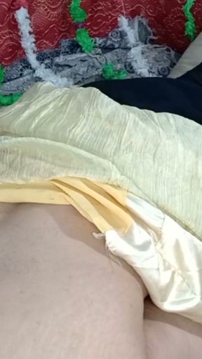 honeymoon bride fucked analhole with black dildo for open her analhole for anal sex   Clip 1