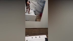 Relajándome en el jacuzzi de empresario hotelero