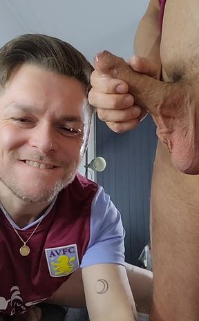 British Lad Ryan Gets a Thick Facial in His Villa Strip