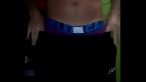 Luis Hernandes se pone celoso y me muestra lo que me tengo que comer