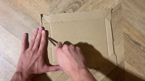 ASMR compas scratching cardboard