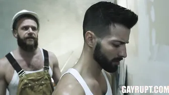 Muscle Hunk Brian Bonds Fails Inspection by Twink Casey Everett