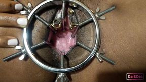 the kinky slut queen  dark dea  in (extreme fisting) off/set