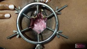 the kinky slut queen  dark dea  in (extreme fisting) off/set