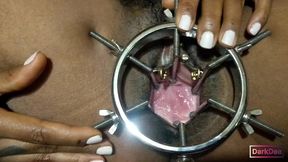 the kinky slut queen  dark dea  in (extreme fisting) off/set