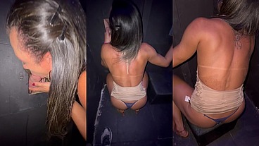 Casa de swing: dei no glory hole, e na hora do apagão fizeram até fila de comedores. Foram várias gozadas na boquinha e ainda fuderam meu cuzinho. Um banho de leite!