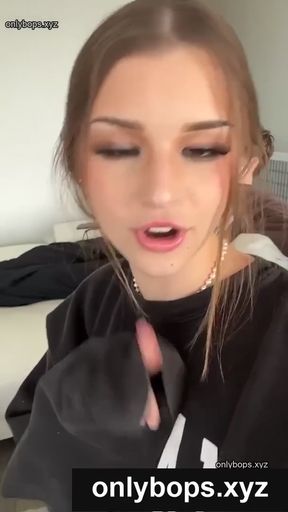 Slim teen plays with herself on OnlyFans