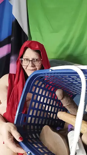 Horny Granny Fucking the Cock in Watch Riding Hood Join in She Should?