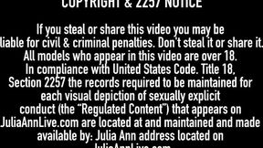 Thrilled Jessica Jaymes and Julia Ann - milf xxx - Julia Ann Live