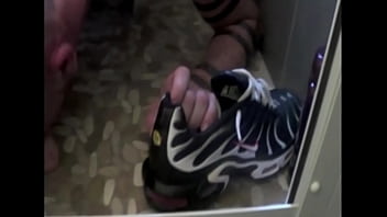 733 snreaker sex with bos with tatoos and jogging