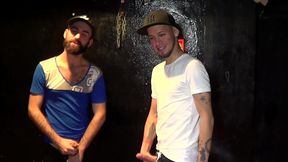 je me fais baiser bareback par un latino et un rebeu avec deux grosses bites