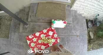 Amy Parks' Xmas BJ Treat Under Mistletoe