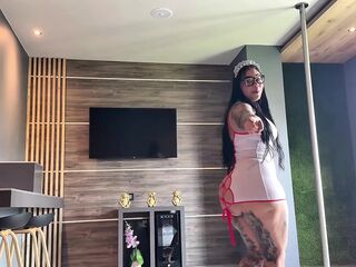 Colombian nurse heals her patient with her large butt