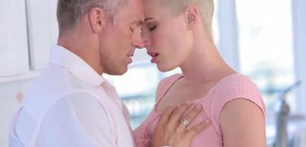 I have sex with my best friend's father in the kit