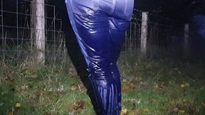 Girl Totally Pisses Her Blue Jeans In Public! Couldnt Hold It!