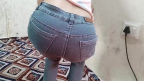 Step brother ne muze paise dekar jabar dasti pela