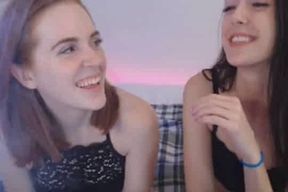 Amateur Lesbian Babes Eating Pussy On Webcam