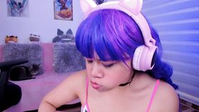 Lila Jordan blows big bubbles