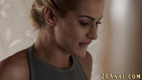 ”Ass Pumping sexy girl gets oral & rubs”