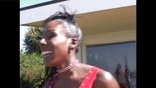 Хардкор фильм Nyeema Knoxxx в шұлық алу анал трахается