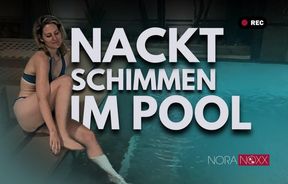 Nacktschwimmen und Masturbation im Pool